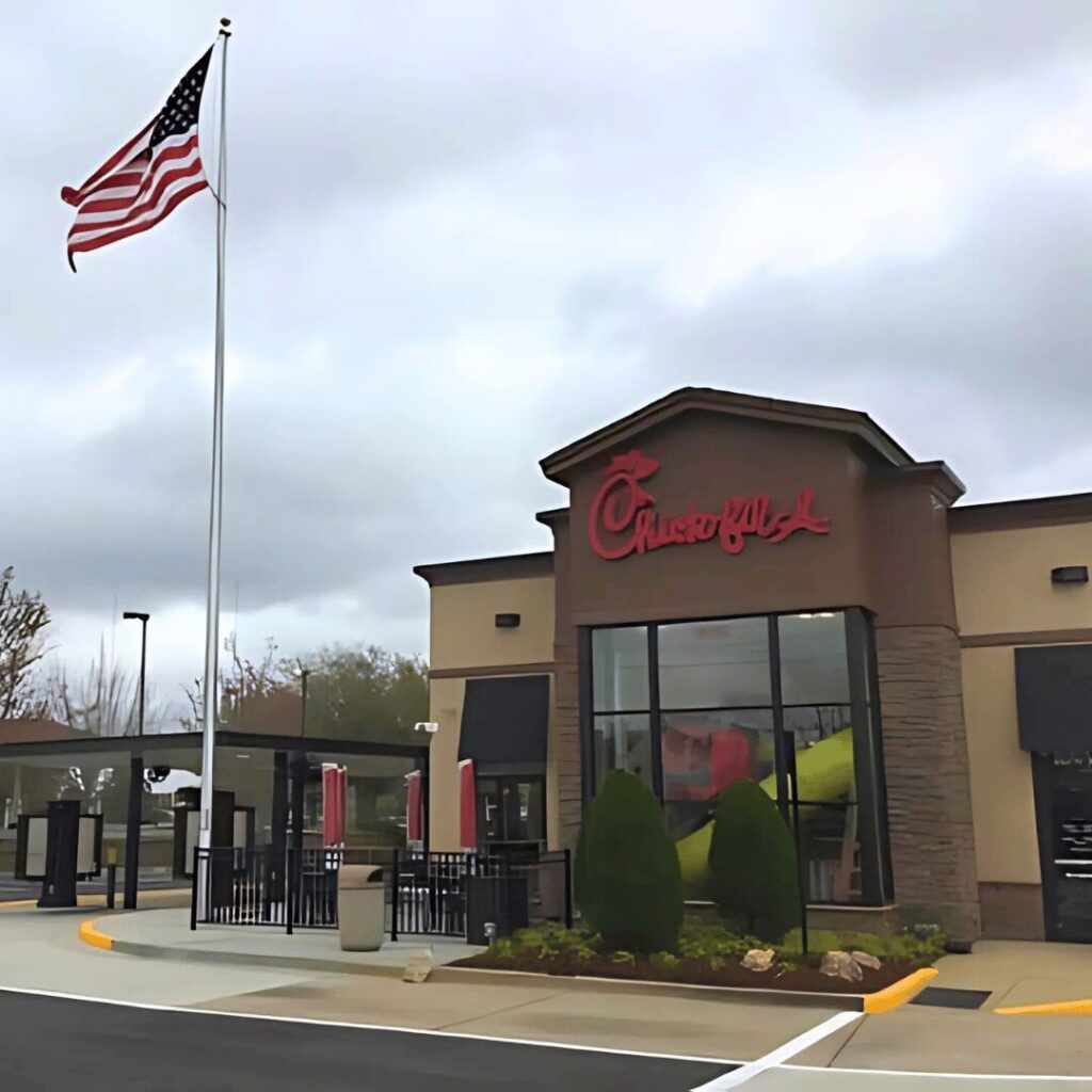 Picture from outside showing Chick-Fil-A in Spanish Fort, AL